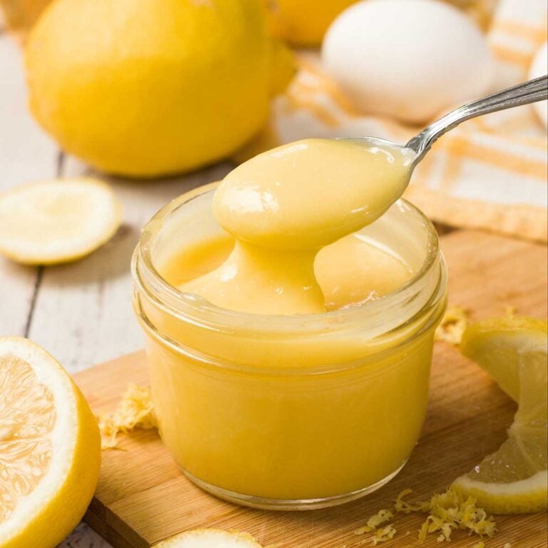 Jar of quick and easy lemon curd filling.