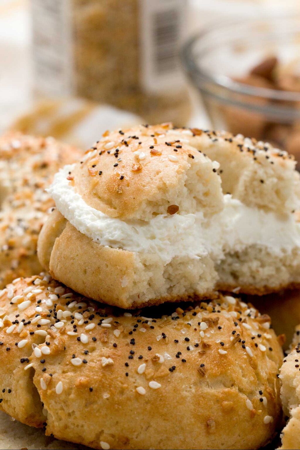 Low-Carb Bagel Recipe with Greek Yogurt [Easy, No Yeast]
