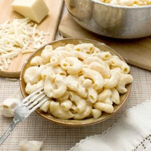 White cheddar mac and cheese with greek yogurt in a bowl.